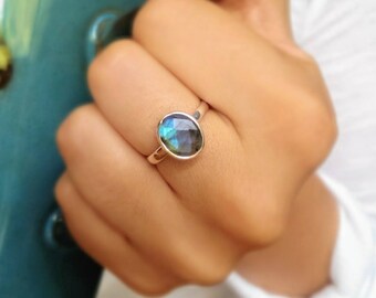 Sterling silver labradorite ring - gemstone ring - promise ring - blue stone ring - natural stone ring - everyday ring - simple ring