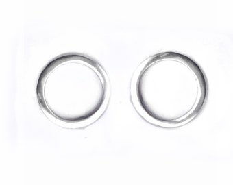 Open circle earrings- Gift for her- Everyday earrings- Simple earrings- Geometric earrings- Silver stud earrings- Silver studs- Gift idea