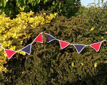 Crochet Bunting / Garden Bunting / Garden Party Decoration / Hand Made Bunting / Party Decoration / Summer Bunting / Home Decoration
