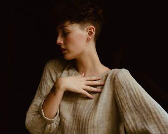 Raindrops Bell Sleeve Blouse in Vanilla Woven Linen