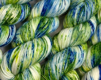 Hand dyed sock yarn, superwash merino & nylon, 400 yds / 100 grams. Great for knitting, crocheting, weaving