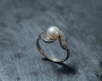 Vintage Pearl Ring, White Pearl Ring, Natural Pearl Ring, White Pearl, Vintage Rings, June Birthstone Ring, June Ring, Solid Silver Ring