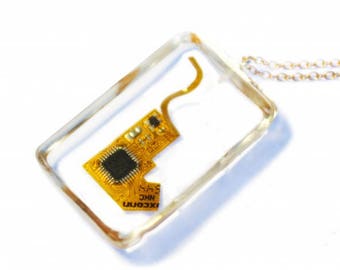 Ipod nano chip gold - Necklace