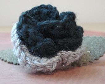 Crocheted Rose Barrette - Silver and Black (SWG-HB-ZZ04)