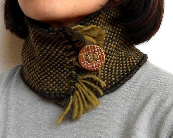 Hand-woven scarf warmer wool and alpaca, ceramic button