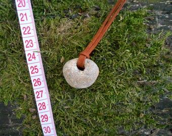 White Holey Beach Stone Necklace Lucky Talisman Wicca Marine Amulett