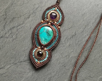 Pendant macrame and gemstones