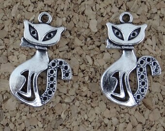 6 bc213 antiqued silver metal cat charms