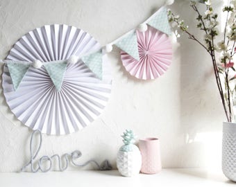 Garland PomPoms PomPoms scales mint flags white