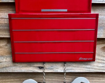 Toolbox hospital door hanger