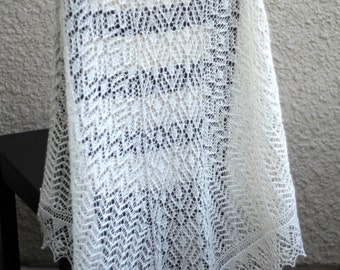 Spring Wedding, Summer wedding, Wedding Shawl, Bridal Shawl, Bridal Cover Up, Lace shawl, Triangular shawl