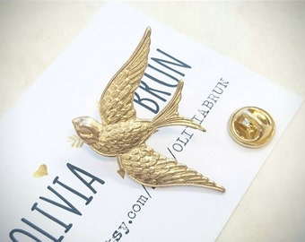 Gold Swallow Brooch Gold Swallow Tie Tack Animal Brooch Gold Bird Lapel Pin Swallow Pin Gold Brooch Wedding Accessories