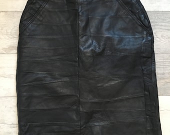 1980s/90s Black Leather Mid Length Skirt Medium