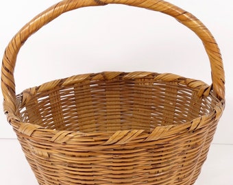 Vintage Wicker Egg Basket Easter Basket Natural Towel Holder Spa Yoga Studio - B51