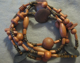 ON SALE: Fabulous Wood Necklace