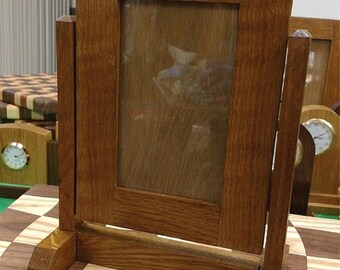 Pivoting Picture Frame
