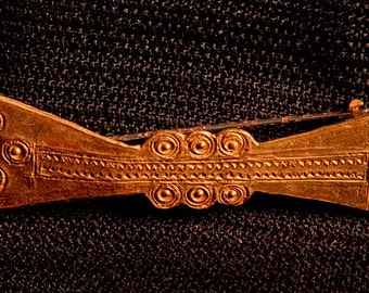 Rectangular Brooch with 3 dots Design - Z-82