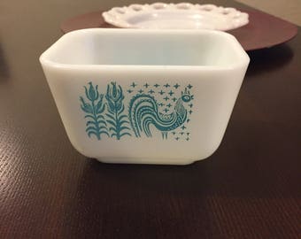 Pyrex 501 Butterprint Refrigerator Dish