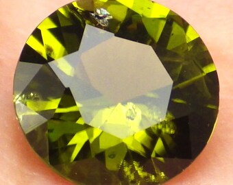 Peridot / Olivine-Arizona 2.56 Ct Clarity SI2/P1-Calibrated-Natural Apple/Olive Green Color-Precision Faceting!