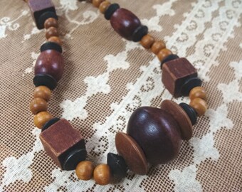 Vintage Chunky Wooden Necklace