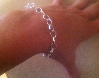 Delicate Chain Link Bracelet