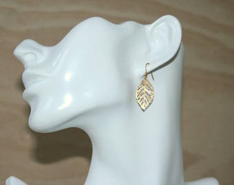 Gold Leaf Earrings, Gold Earrings, Gold Filled, Nature Jewellery, Summer Jewellery, Gold Jewellery, Delicate Earrings