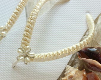Bridal Sandals, Bridal flip flops, beach wedding gift, Ivory Flip Flops, beach wedding shoes, pearl slippers, wedding flip flops