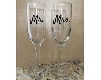 Set of 2 Personalized Wedding or Engagement Champagne Flutes