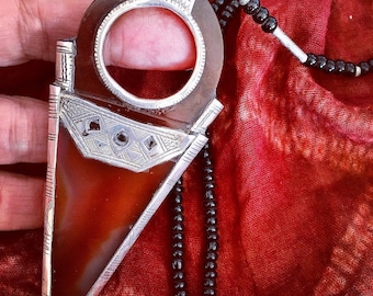 Old Tuareg Necklace Pure Silver with Agath Telhakimt or Tanfouk