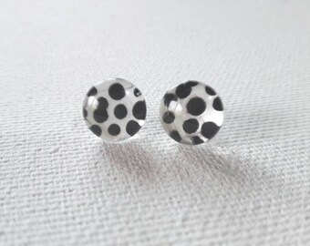 Black and White dots stud earrings