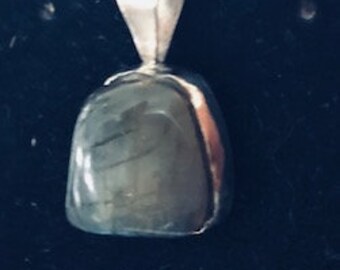 Labradorite and sterling silver pendant
