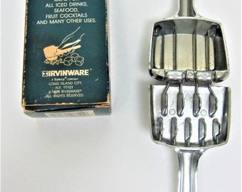 Irvinware Aluminum Ice Crusher 1984 Hand held Ice Cube Smasher Breaker Vintage Barware Bar Tool Kitchen Gadget