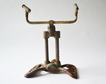 Vintage Rain King Iron Garden Sprinkler Green Paint Rusty Metal Brass Fixtures Outdoor Watering Rustic Garden Industrial Metal FREE SHIPPING