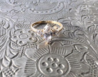 18ct gold Cubic Zirconia diamond ring