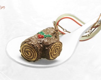 Christmas Yule Log Necklace, Buche de Noel Necklace, Miniature Food Jewelry, Polymer Clay Necklace ,Dessert Christmas Jewelry, Kawaii