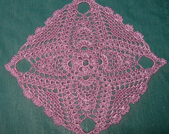 Lavender Square doily, Pineapples, 9 Inches