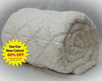 Weighted Blanket, Adult Weighted Blanket, Sensory Blanket, Therapy Blanket, Anxiety Blanket, Gravity Blanket, Ivory Quatrefoil Minky & More