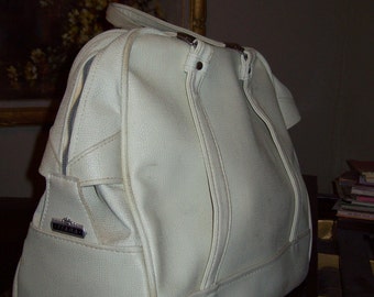 Vintage American Tourister white carry-on. 20 x 14 x8 Great condition '60's