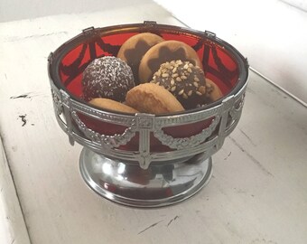 Bonbon candy bowl after victorian design, repro oild fashion candy bowl , old design, glass and metal candy bowl, with guirlandes, 1980