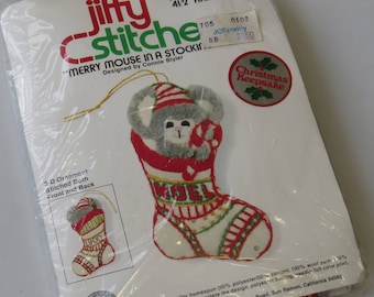 Vintage Sunset Designs Jiffy Stitchery Christmas Keepsake MOUSE in a STOCKING Kit #102