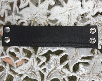Men's leather wrist cuff