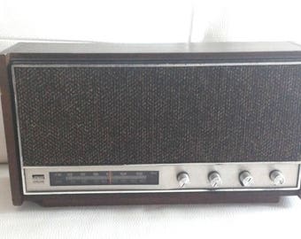 Vintage 1965 Brown Wood Montgomery Ward Airline AM/FM Radio Gen-1712A