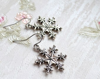 Christmas gift Silver snowflake earrings Christmas earrings Gift for her Silver earrings Simple earrings Dangle earrings