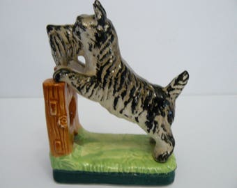 Vintage Scottish Terrier Figurine, Looking Over The Fence, Black and White Scottish Terrier
