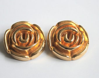 Vintage gold flower shoe clips.