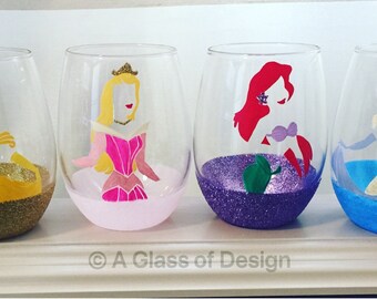 Princess wine glasses,Disney wedding,Stemless Wine Glasses, princess glasses, princess bridesmaid, disney stemless wine glass set