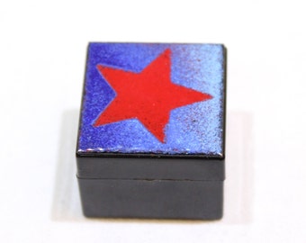 Vintage Star Tile Pill Box