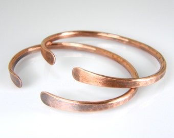 Hammered Copper Wire Bracelet, Mens or Womens Rustic Antiqued Copper Bracelet, Copper Bangle, 8 Gauge Wire