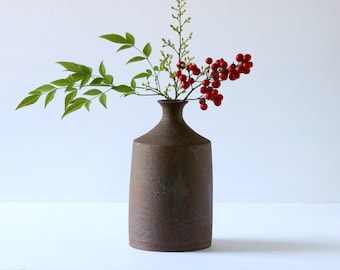 Pottery Unglazed Wibi-Sabi Vase, Ceramic Stoneware Bud Vase