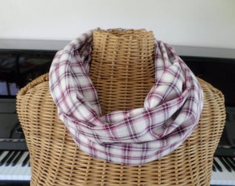 snood in shades of pink and purple Plaid